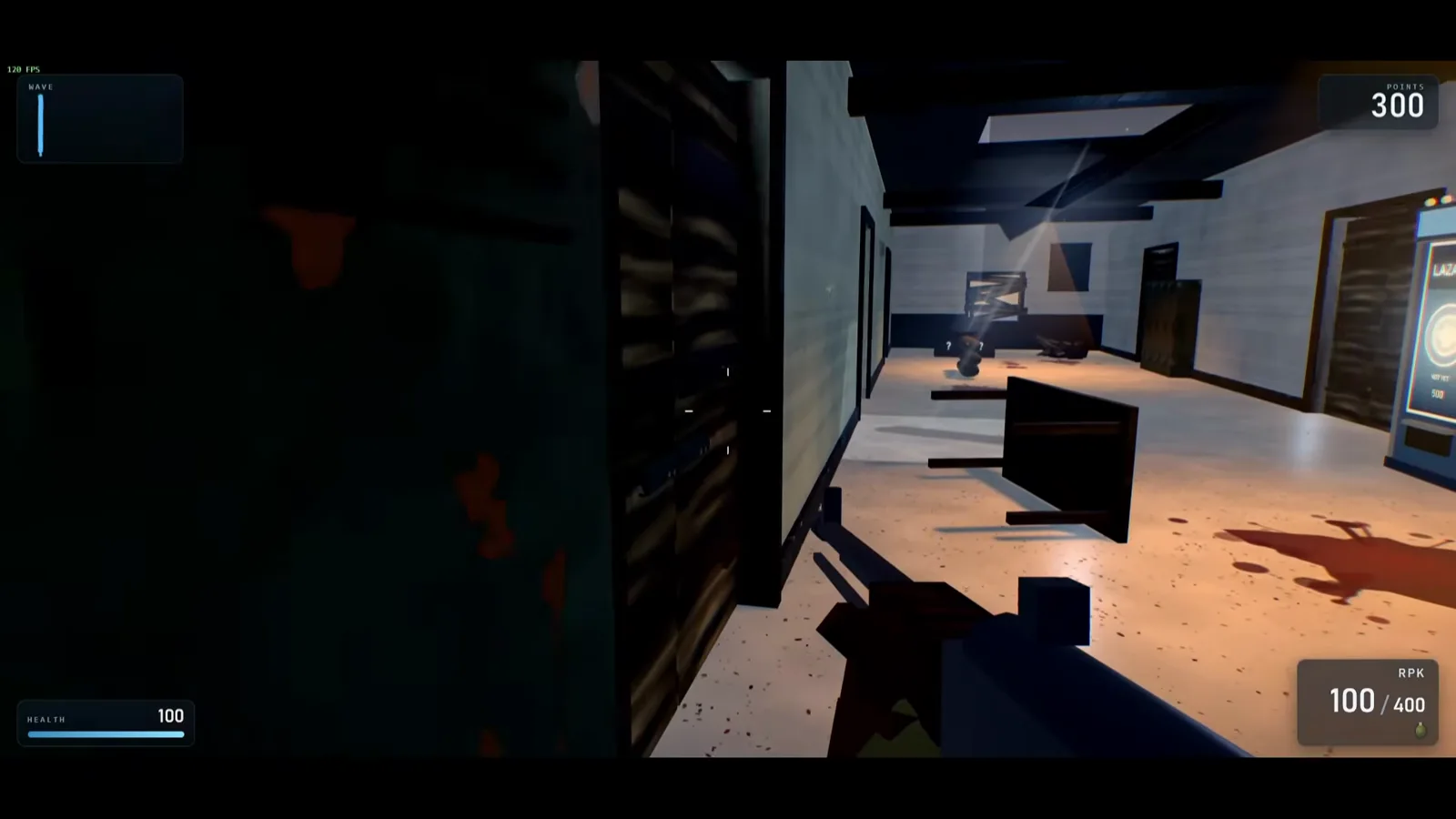 第一人称校舍走廊：钉板门与血迹地板，出自 Claude Haiku 5.5 生成的 CoD 僵尸 Three.js 游戏。