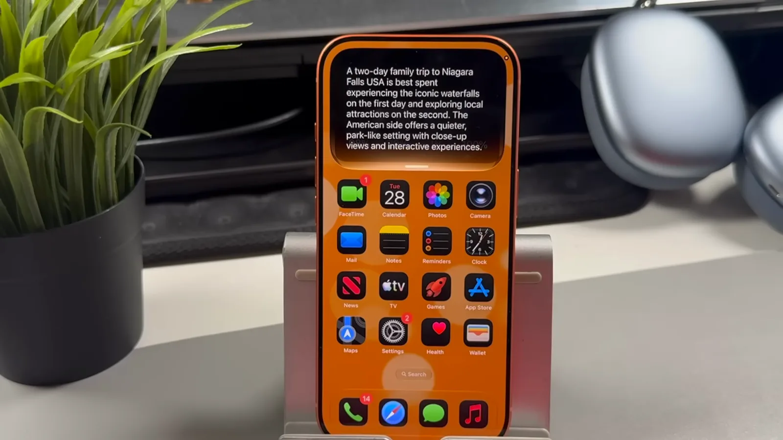Siri AI 在 iPhone 上给出尼亚加拉大瀑布两日家庭游行程，包含瀑布和水族馆安排