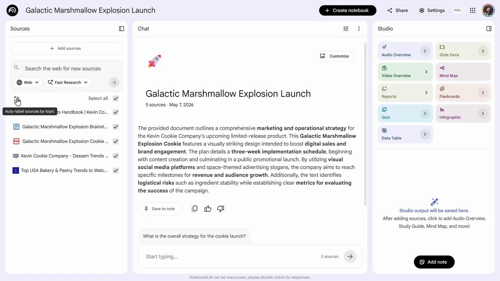 NotebookLM 来源面板里悬停「Auto-label sources by topic」自动分组按钮时的黑色提示框 NotebookLM 来源面板里悬停「Auto-label sources by topic」自动分组按钮时的黑色提示框